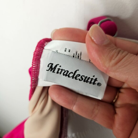 NWOT Miraclesuit Rialto Ruched One Piece Slimming Swimsuit Sz 10 Fuschia Pink - Picture 7 of 8